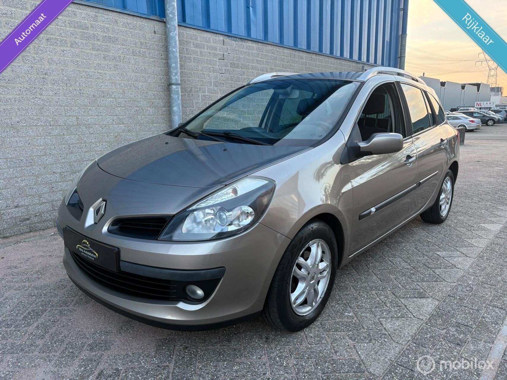 Renault Clio Estate 1.6-16V VOL AUTOMAAT|PDC|Cruise|Trekhaak, Auto's, 535 kg, Gebruikt, 4 cilinders, Origineel Nederlands