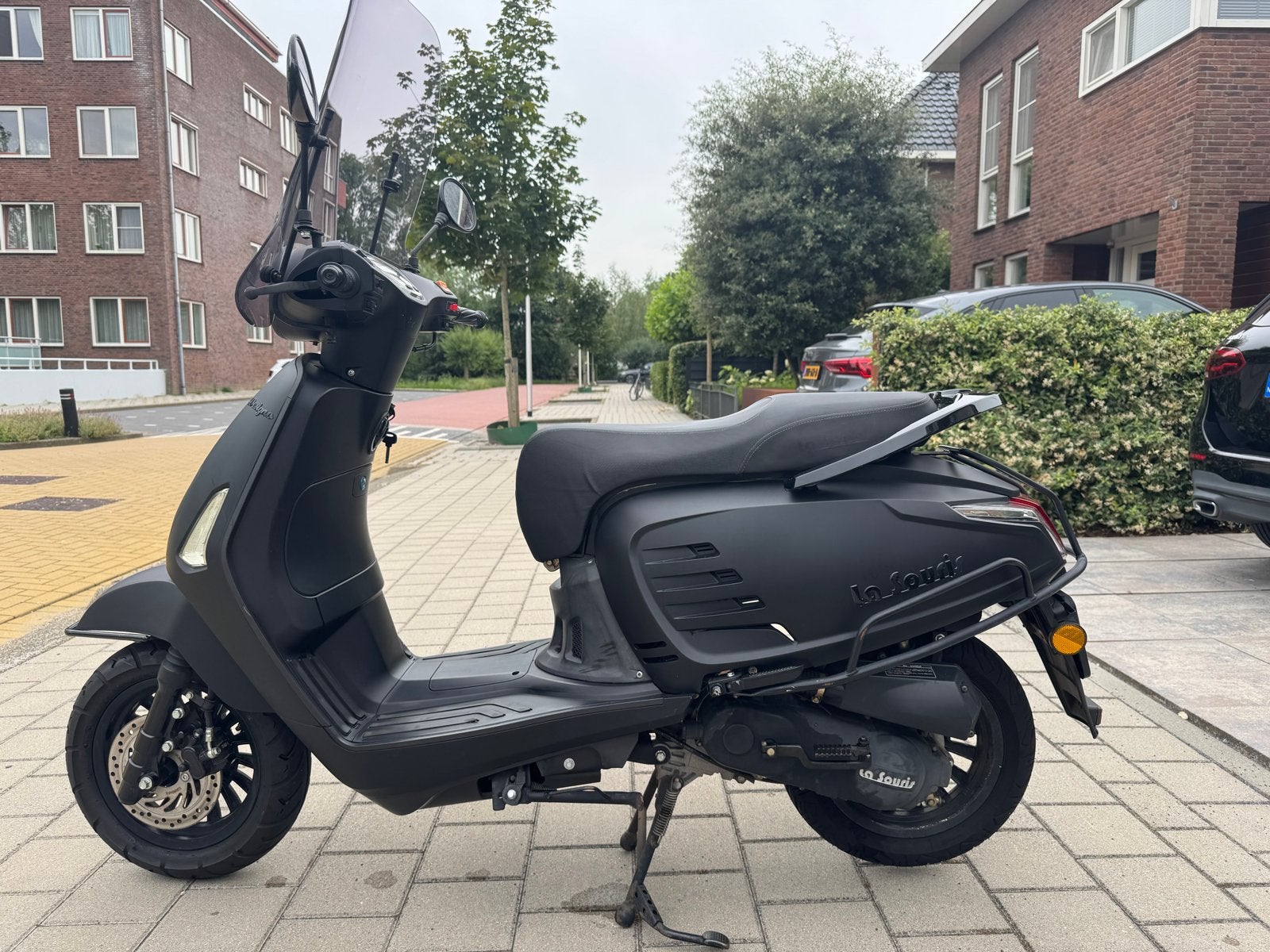 La Souris Scooter Mat Zwart - Zo goed als nieuw, Ophalen, Zo goed als nieuw, Benzine, Overige merken