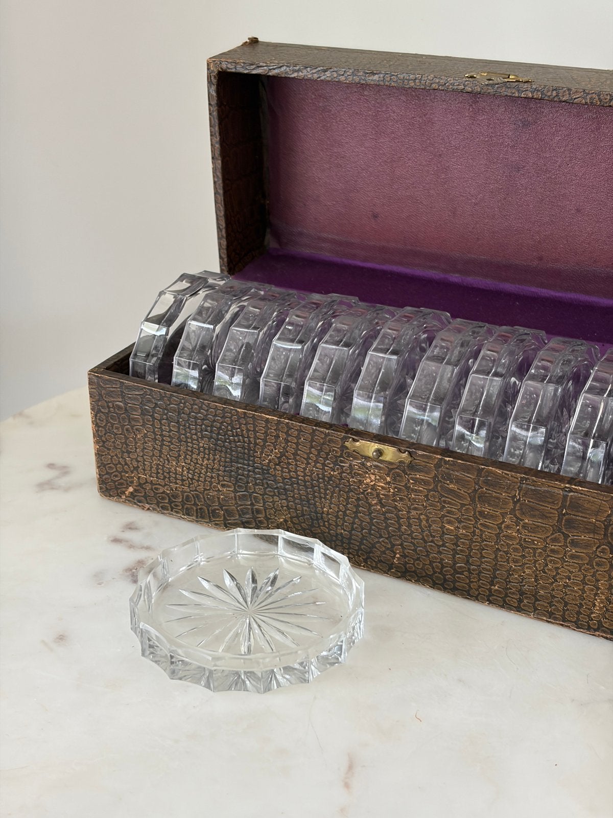 11 vintage glazen onderzetters kristal met originele doos, Ophalen of Verzenden, Zo goed als nieuw, Glas