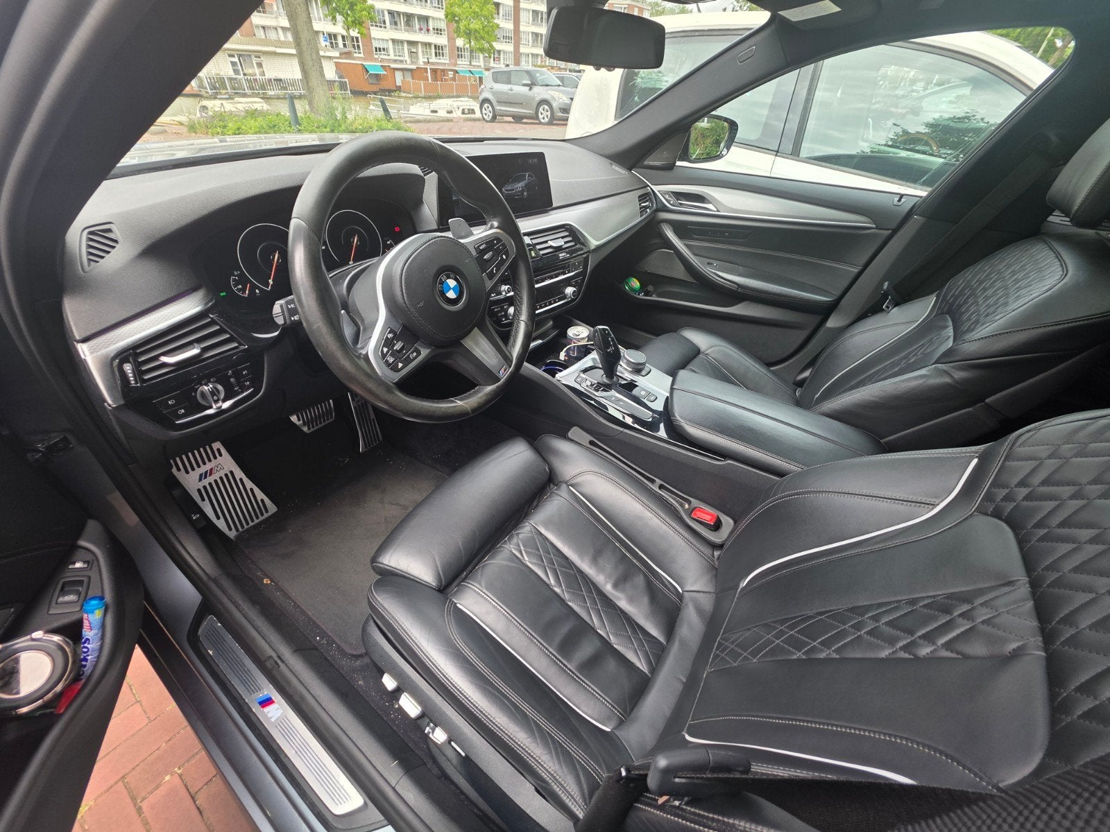 BMW 5-Serie 530e 252pk Aut. 2019 Grijs, 1998 cc, Achterwielaandrijving, Plug-in hybride, Parkeerassistent