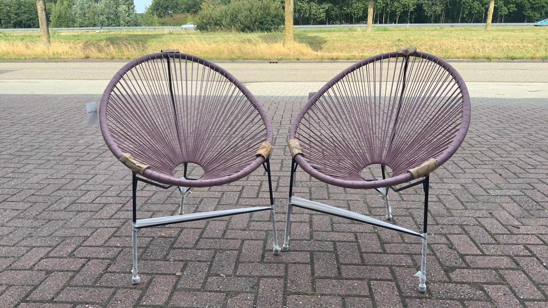 Tuinstoelen draad-rotan oud roze (verkleurd) 2 stuks, Ophalen, Overige materialen, Sales@lesli.nl, Nieuw