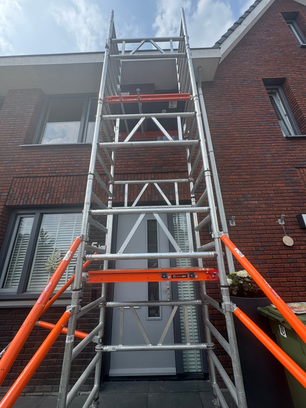 Steiger te huur alrex, Ophalen of Verzenden, Zo goed als nieuw, Rolsteiger of Kamersteiger, 5 meter of hoger