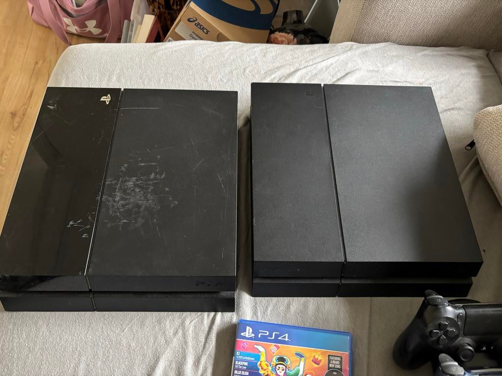 Twee PlayStation 4 met controllers en game, Met 2 controllers, Ophalen of Verzenden, Original, Gebruikt