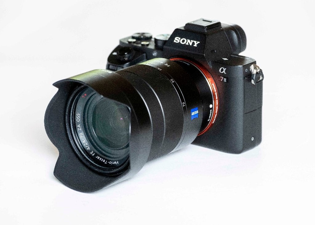 Foto 3 van Sony A7 II + Zeiss 24-70mm F4 + Battery Kit | ALS NIEUW