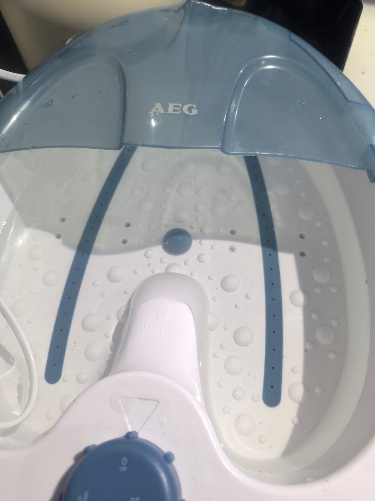 AEG Voetmassageapparaat met warmte en bubbels, Ophalen of Verzenden, Zo goed als nieuw, Hand- en Voetverzorging