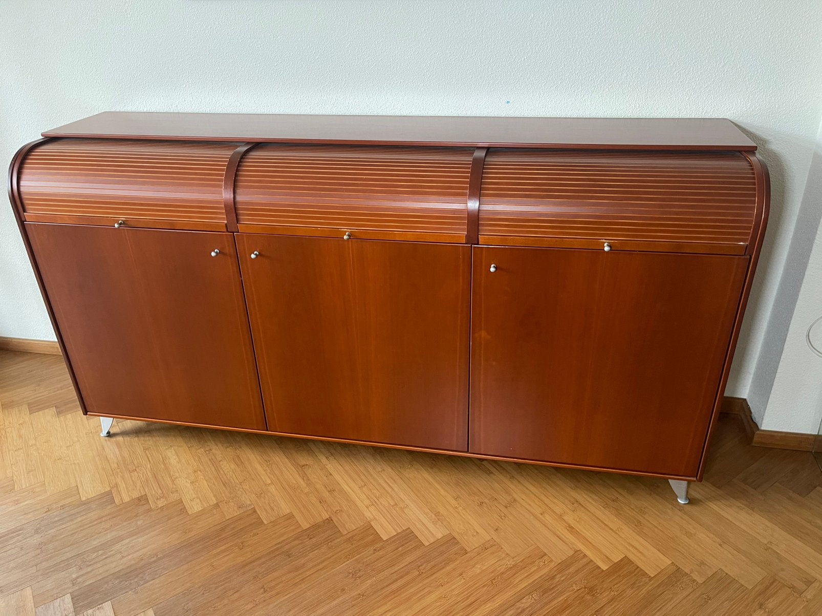 Vintage Design massief houten Dressoir Arianne Versaille., Huis en Inrichting, Kasten | Dressoirs, Ophalen, Gebruikt, 150 tot 200 cm