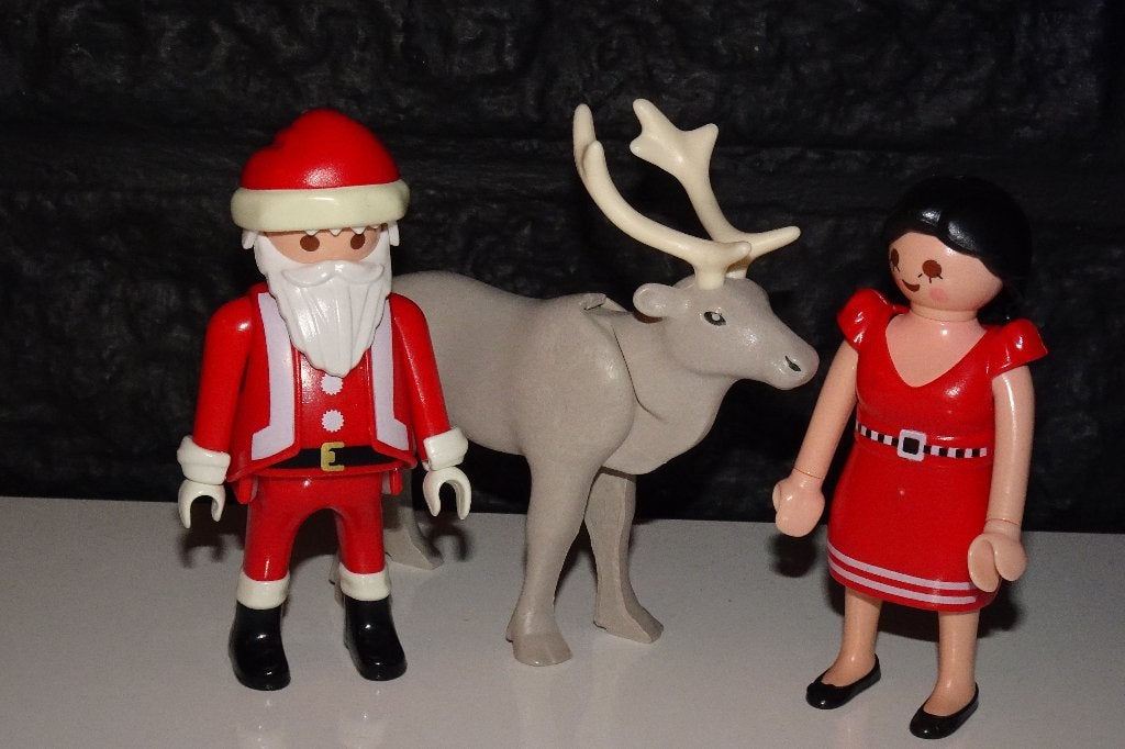09 - Kerstman en vrouw met rendier 2691, Ophalen of Verzenden