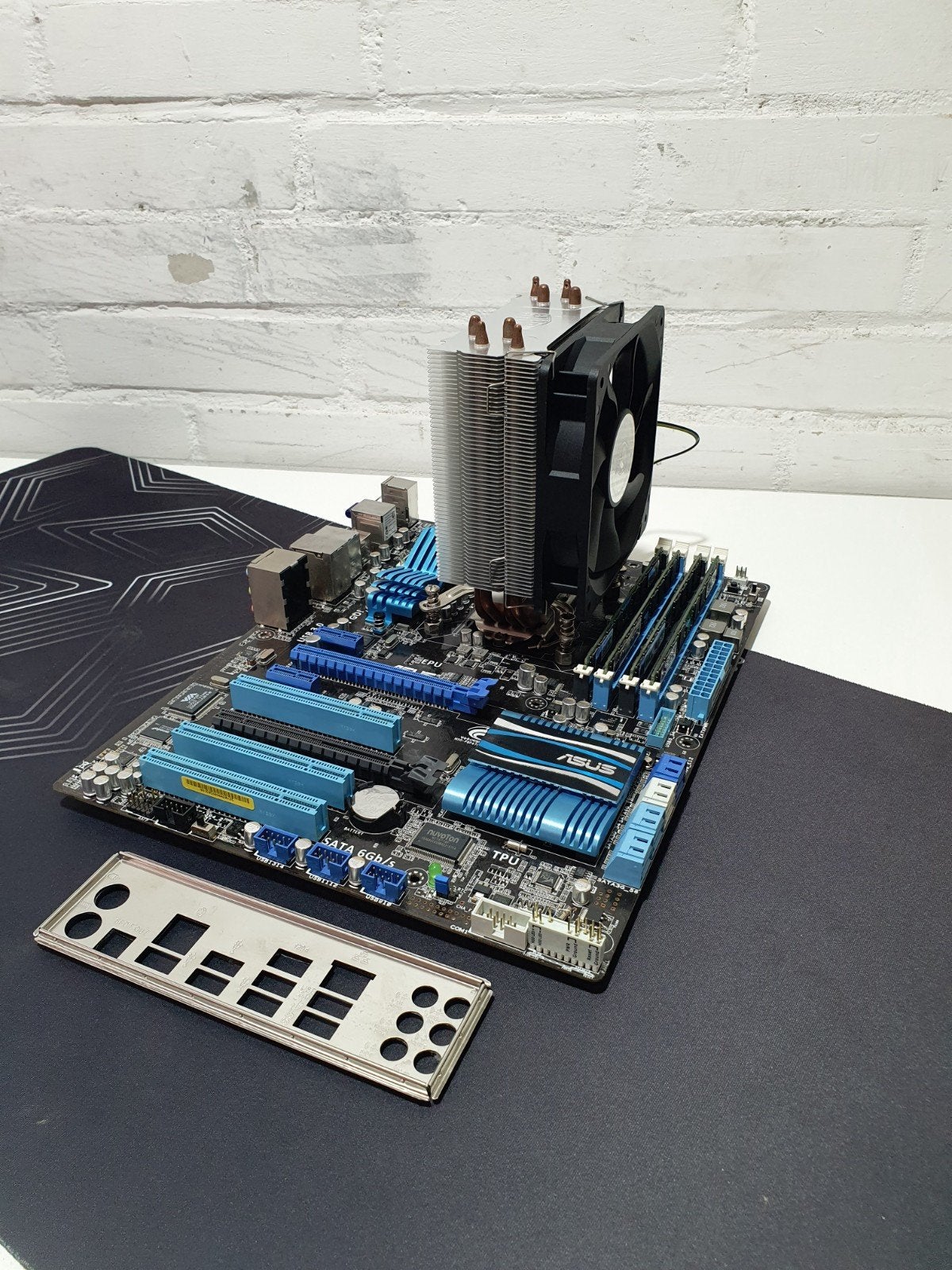 ASUS P8P67 Moederbord + Intel Core i7-2600K + 8GB DDR3, ., Refurbished, DDR3, Ophalen of Verzenden