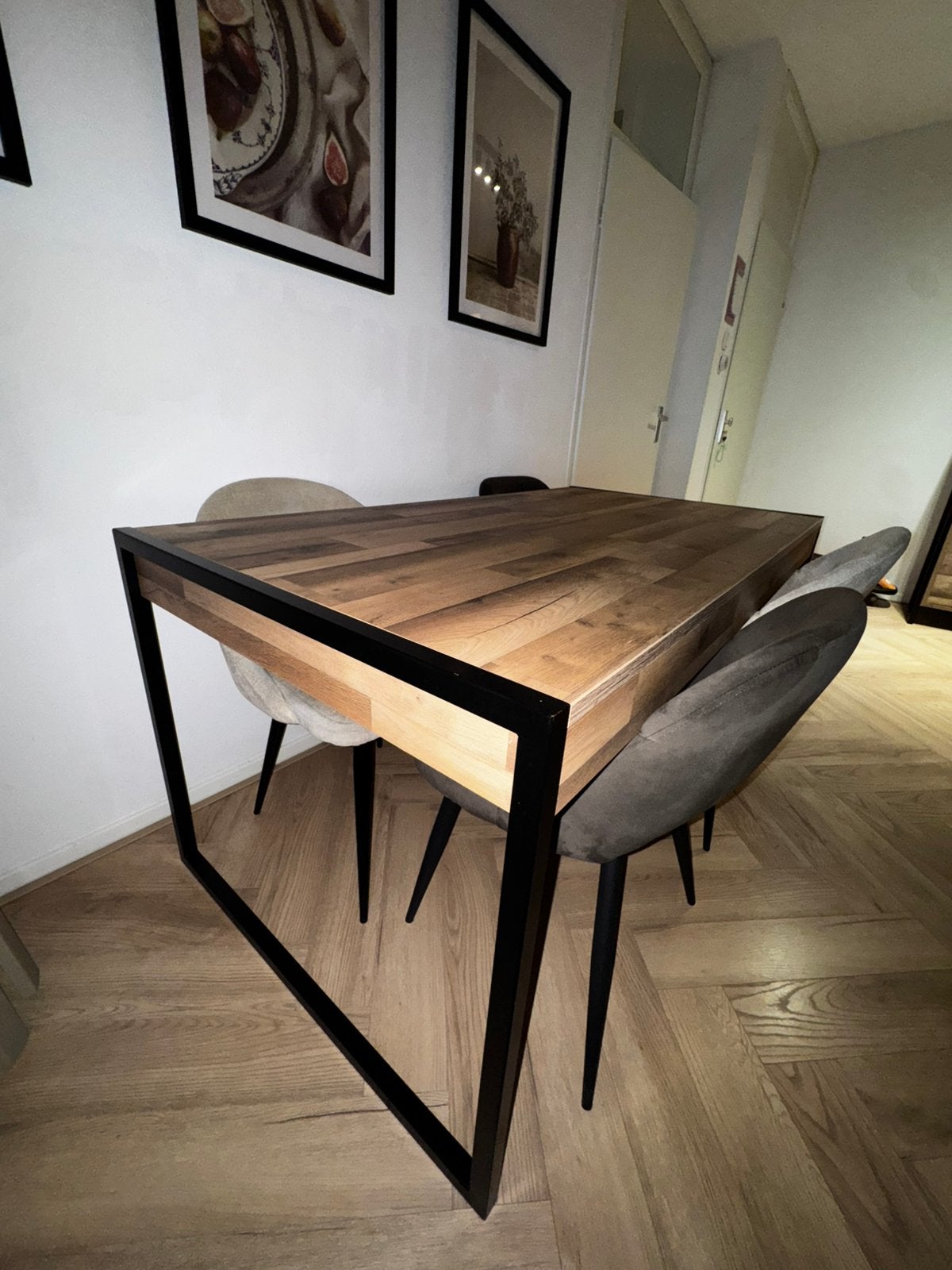 Foto 2 van Eettafel, eetstoelen, salon tafel