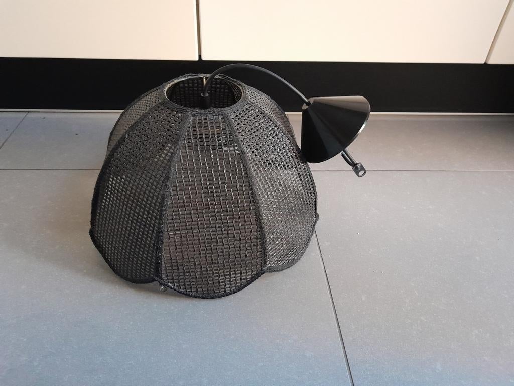 Leuke zwarte rieten hanglamp, Ophalen of Verzenden, Zo goed als nieuw, Minder dan 50 cm