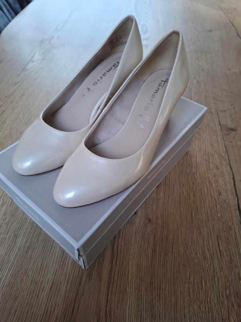 Tamaris pumps maat 38, Kleding | Dames, Trouwkleding en Trouwaccessoires, Ophalen of Verzenden, Zo goed als nieuw, Schoenen