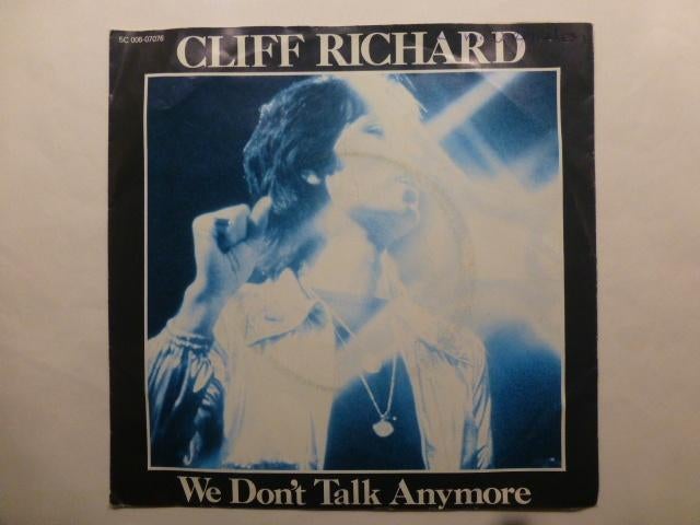 Cliff Richard. We don 't talk anymore. / Count me out., Gebruikt, 7 inch, Single, Ophalen of Verzenden