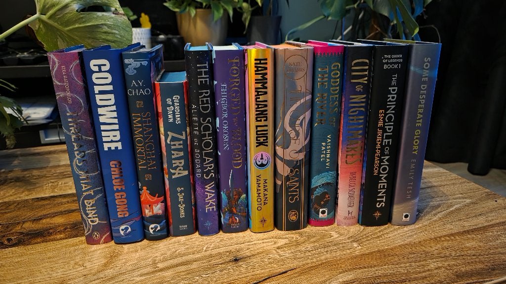 ​Diverse fairyloot & Illumicrate special editions, Ophalen of Verzenden, Zo goed als nieuw, Fairyloot