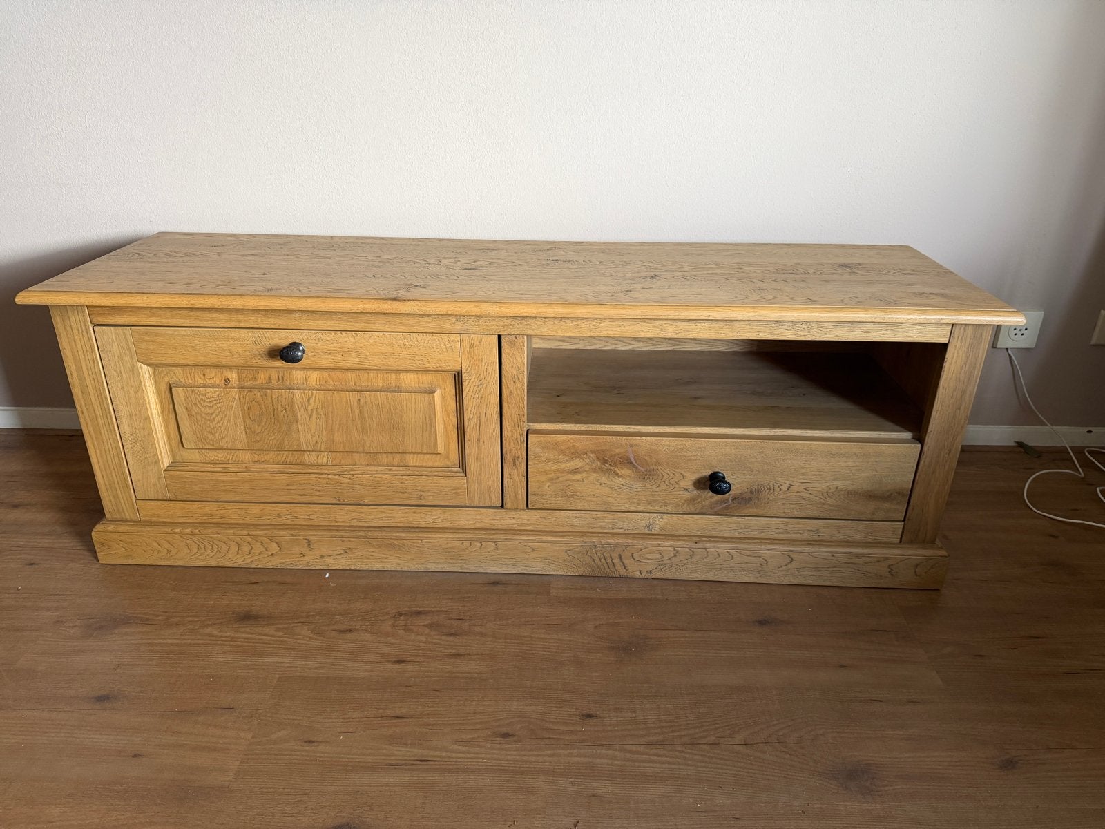 Eikenhouten TV-meubel met lade en opbergvak, Huis en Inrichting, Ophalen, Gebruikt, 100 tot 150 cm, Eikenhout
