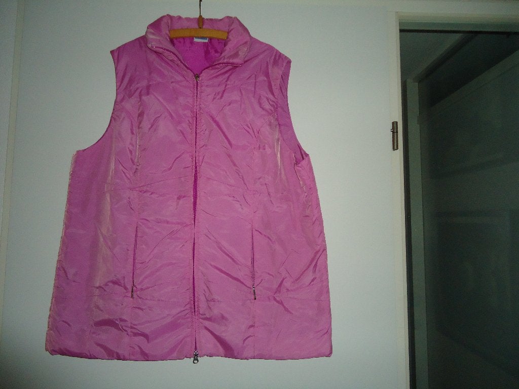 bodywarmer rose mt 48/50 ? de bw = 128, Ophalen of Verzenden, Zo goed als nieuw, Maat 46/48 (XL) of groter, Roze