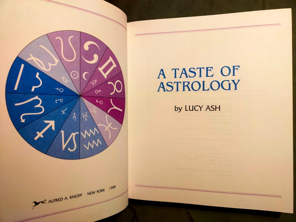 A Taste of Astrology - Lucy Ash (Astrologisch kookboek 1988), Gelezen, Astrologie, Ophalen of Verzenden, Instructieboek
