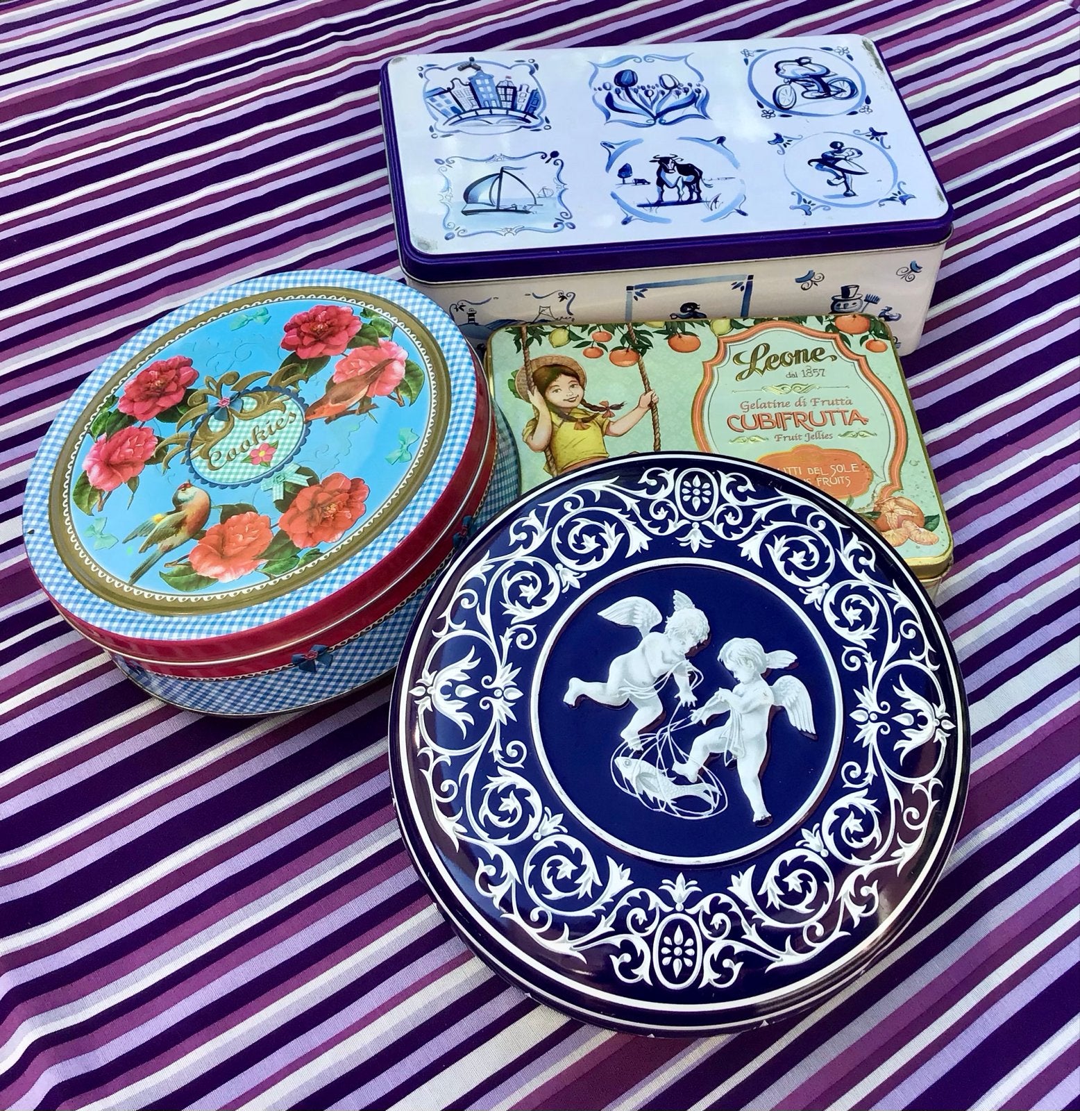 Set van 4 decoratieve blikken - Vintage, Verzamelen, Blikken, Zo goed als nieuw, Koek(jes), Overige merken, Ophalen of Verzenden
