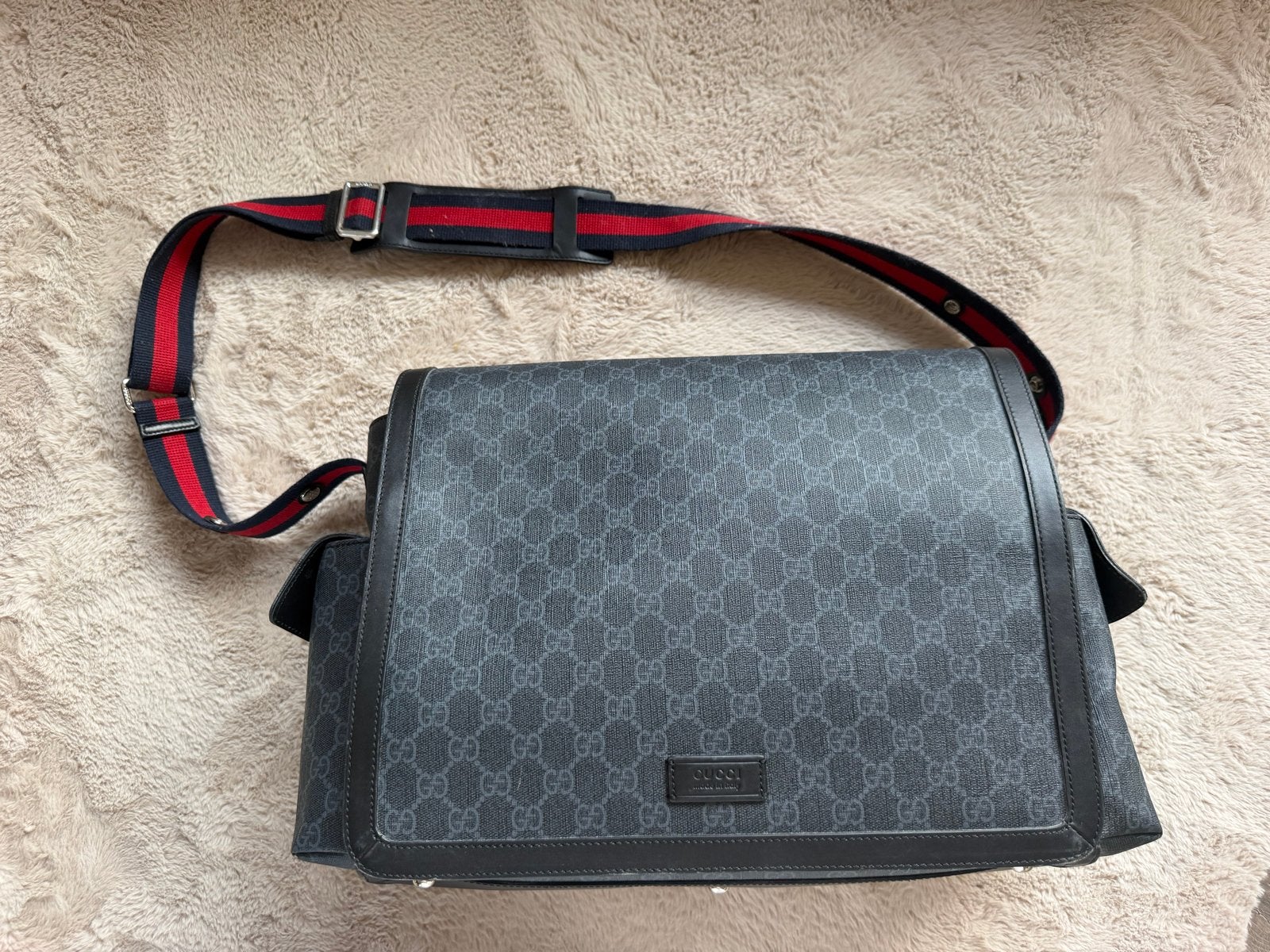 Luxe Gucci Luiertas - Stijlvol en Praktisch voor Ouders, Gucci, Extra vakken, Zo goed als nieuw, Grijs