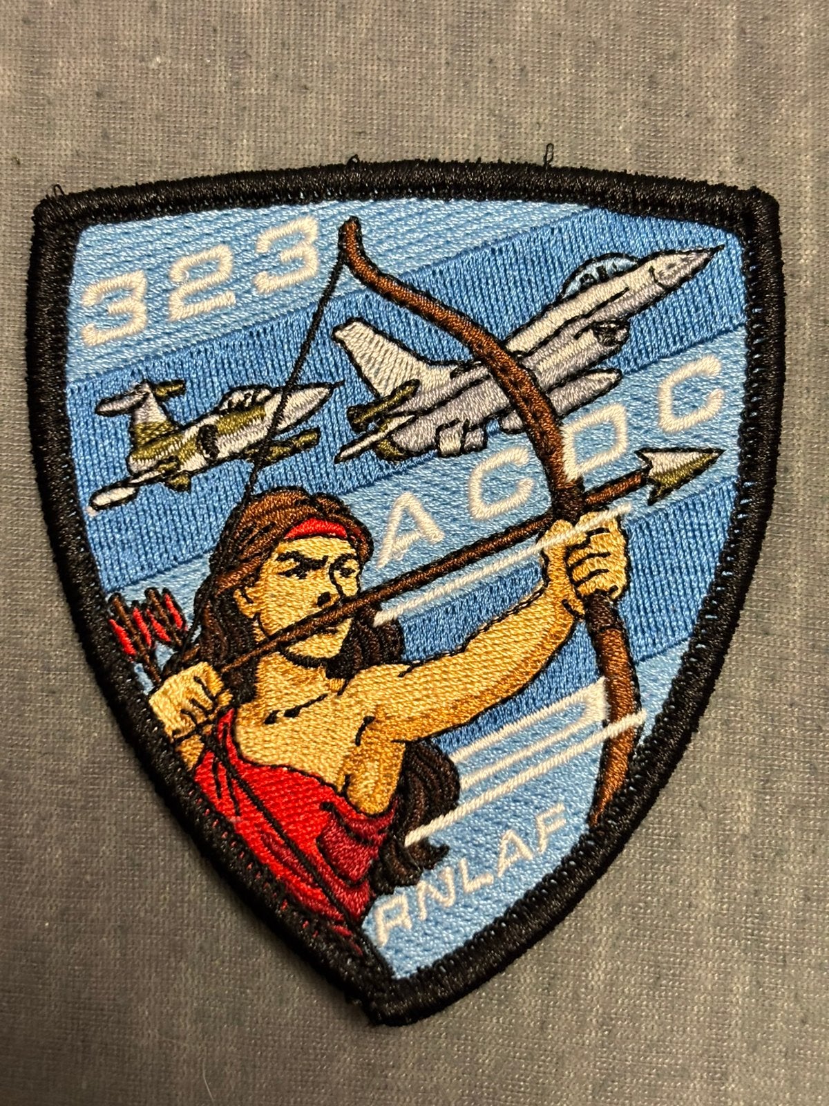 RNLAF 323 SQN ACDC, Verzamelen, Verzenden, Luchtmacht, Nederland, Embleem of Badge