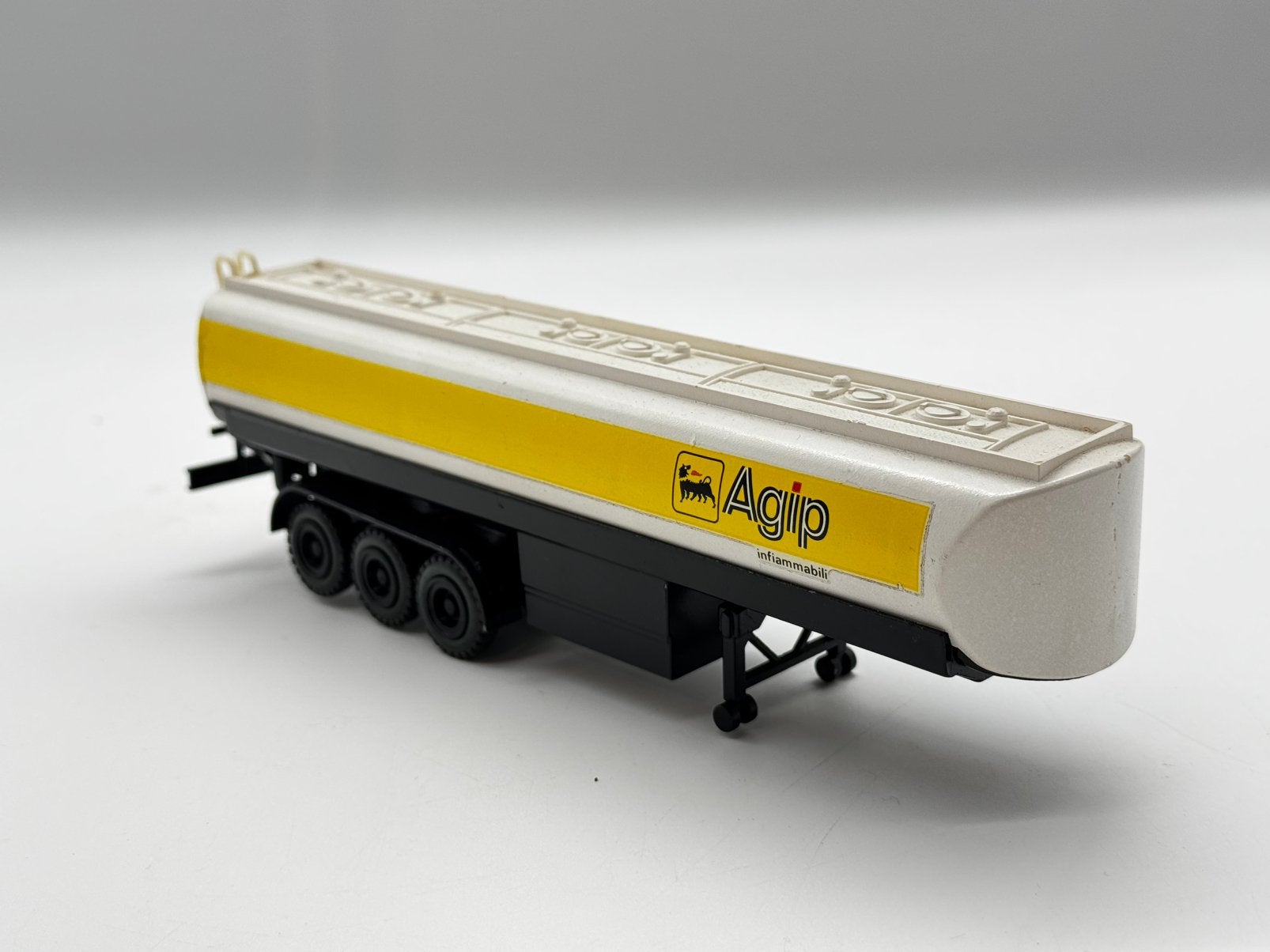 NZG vloeistof trailer AGIP  VERBOUW