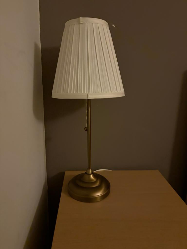 Ikea Astrid Tafellamp Brass, Ophalen of Verzenden, Zo goed als nieuw, Metaal, 50 tot 75 cm