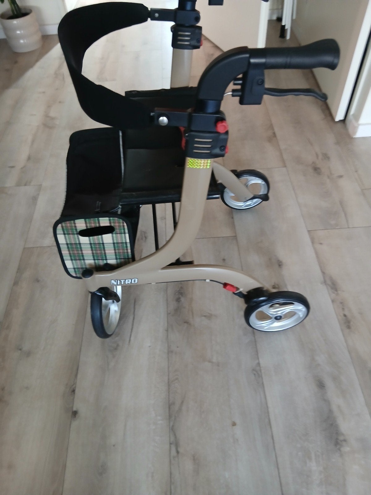 Nitro rollator, Diversen, Ophalen, Lichtgewicht, Zo goed als nieuw