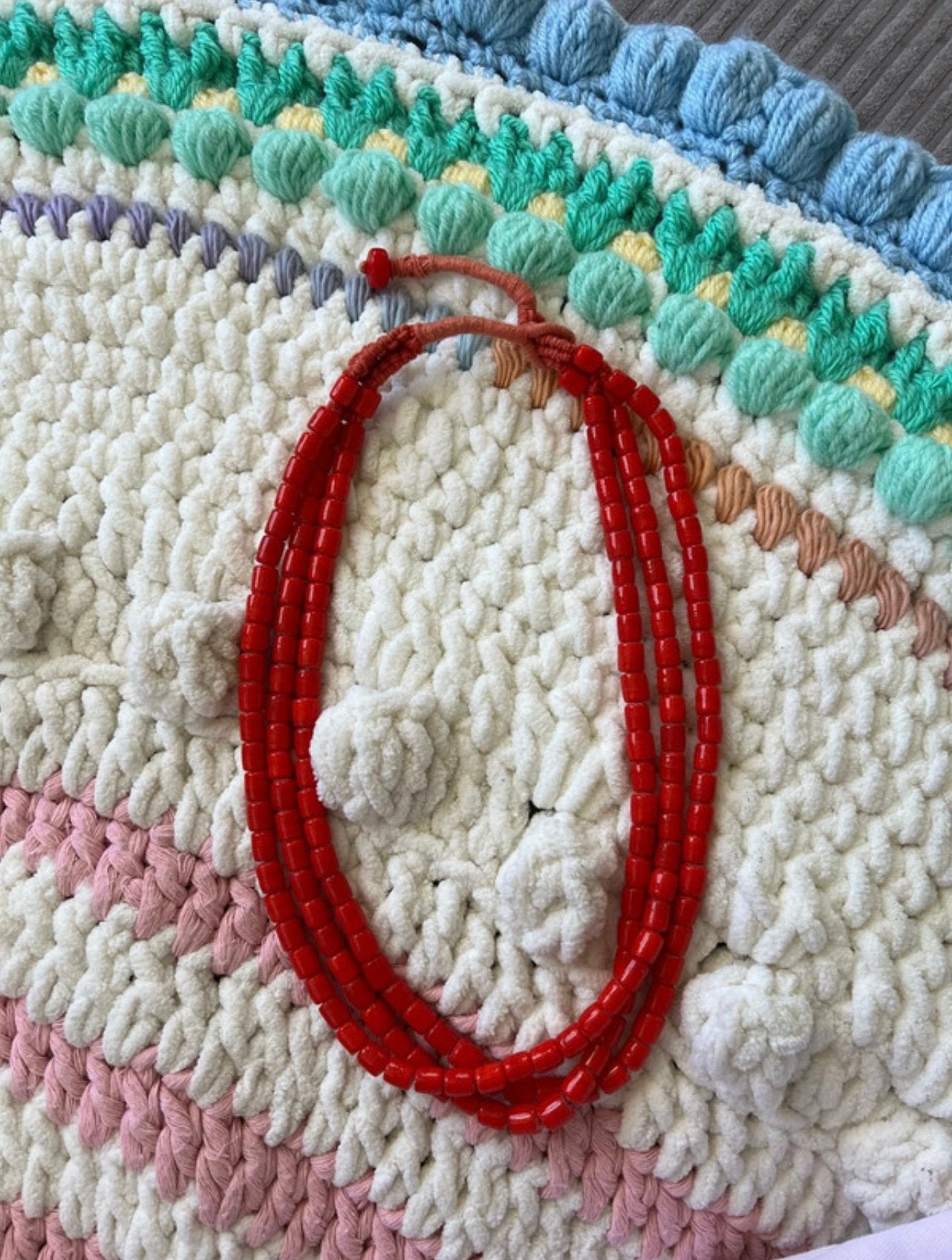 Vintage ketting van natuurlijk rood koraal., Ophalen of Verzenden, Zo goed als nieuw, Rood