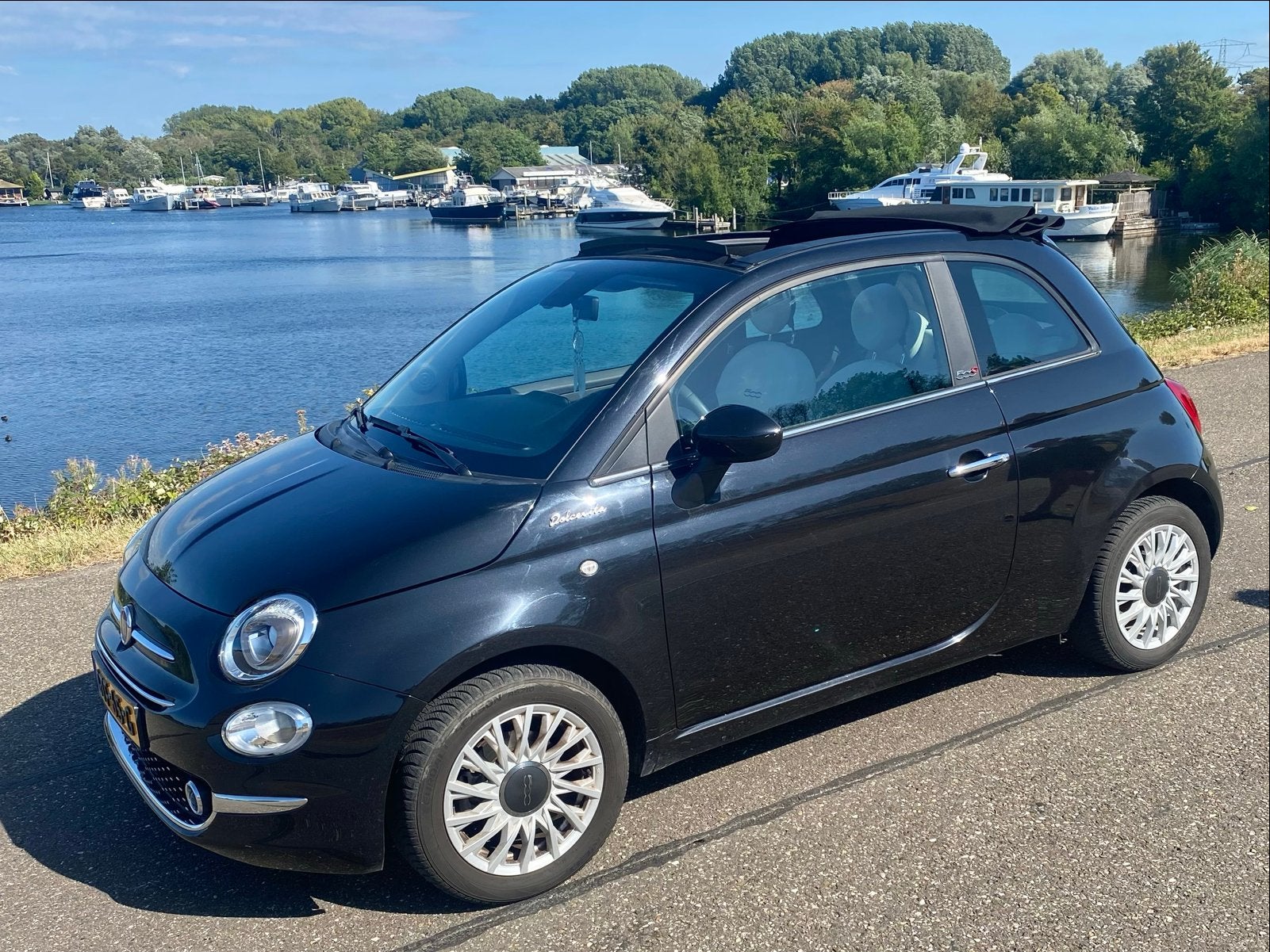 Fiat 500 1.0 Dolcevita Cabriolet Hybride 08-2022 Zwart, 4 stoelen, Zwart, Handgeschakeld, 3 cilinders