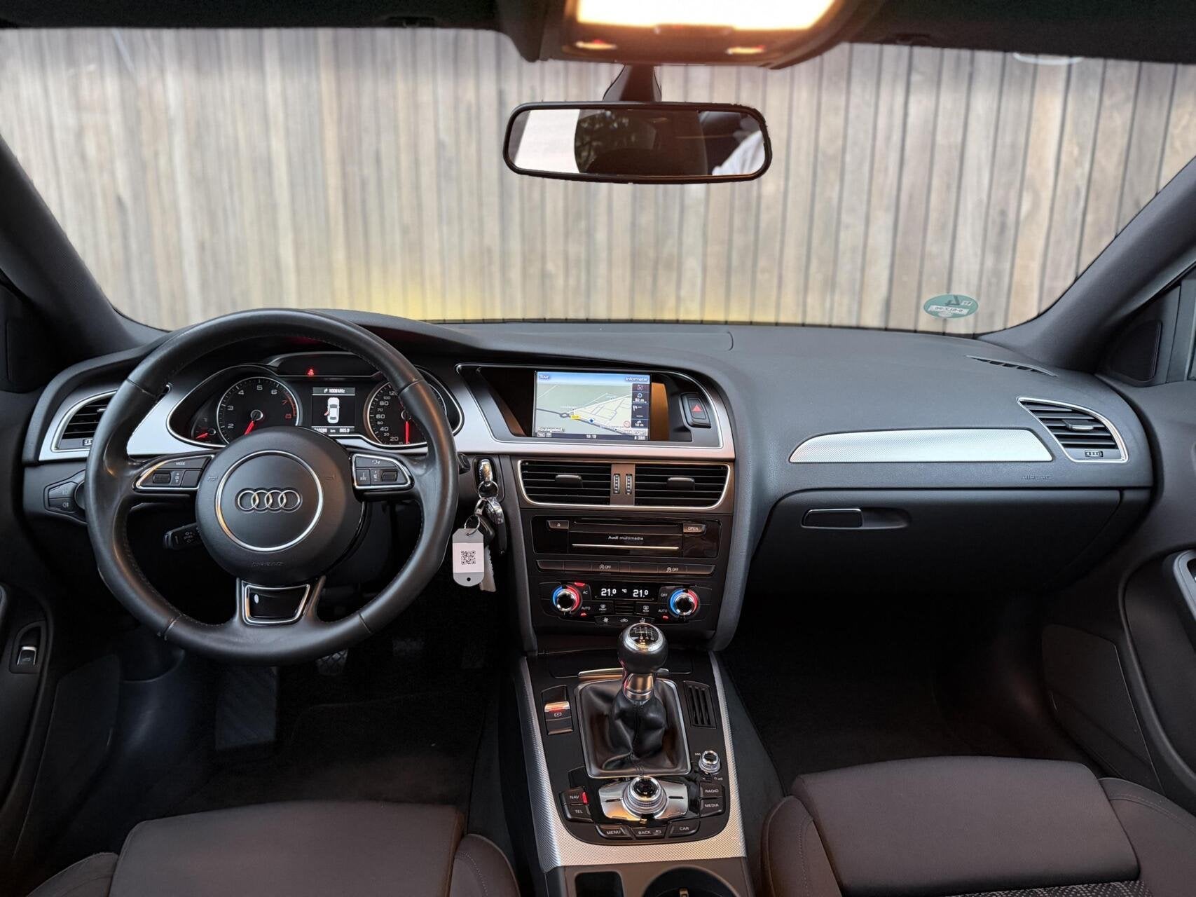 Audi A4 Limousine 1.8 TFSIe S-Edition | XENON | NAP | GOED O, Voorwielaandrijving, Stof, Gebruikt, 4 cilinders
