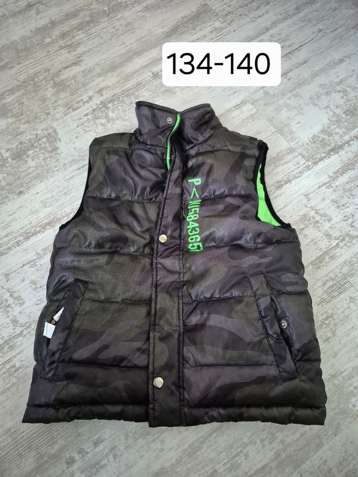 bodywarmer mt 134-140, Kinderen en Baby's, Kinderkleding | Maat 134, Ophalen of Verzenden, Gebruikt, Jongen, Overige typen