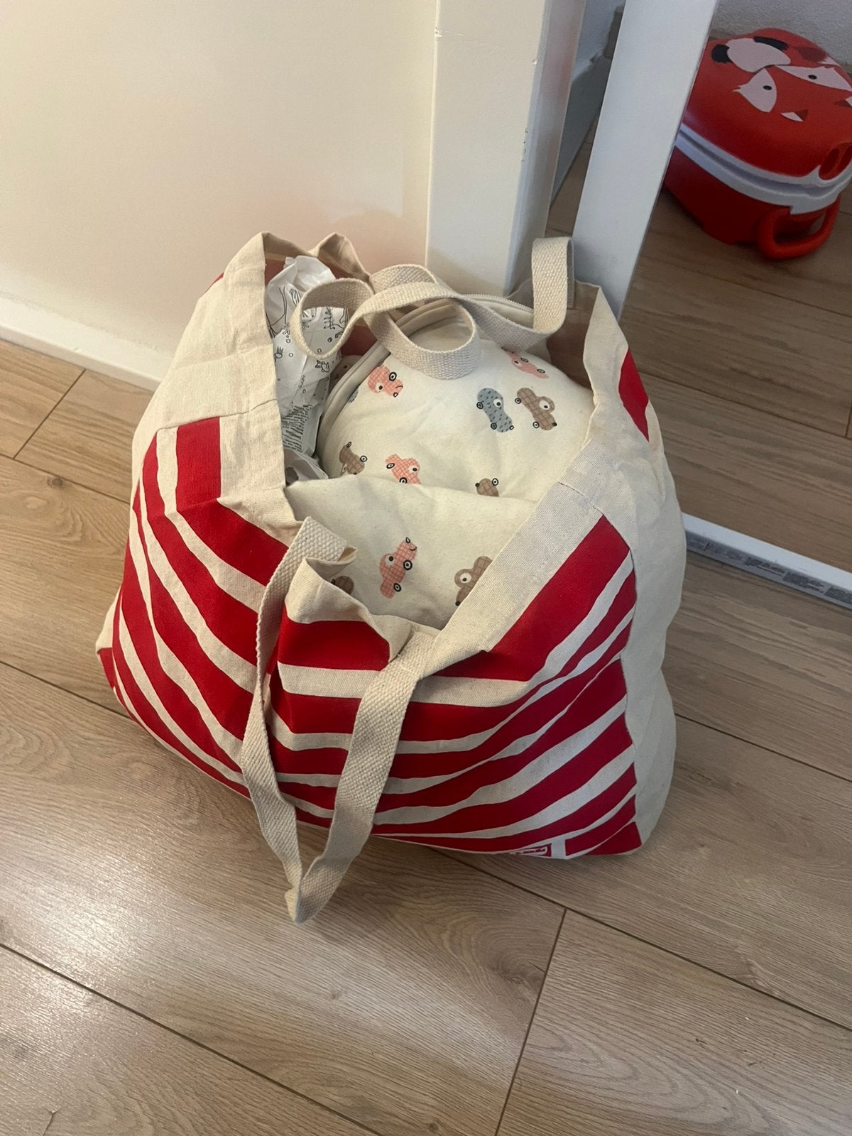 Tas met jongens kleding, zwemkleding en slaapzak maat 98-104, Ophalen, Gebruikt, Maat 104