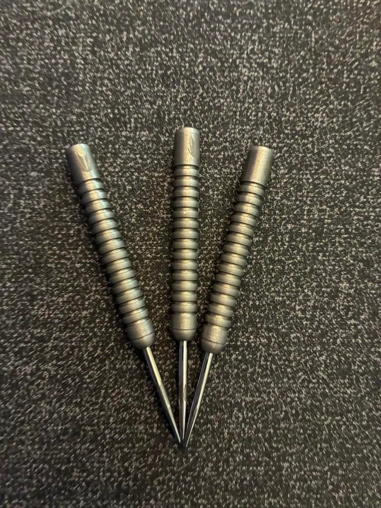 Target Adrian Lewis gen 3 23 gram, Sport en Fitness, Darts, Ophalen of Verzenden, Zo goed als nieuw, Pijlen