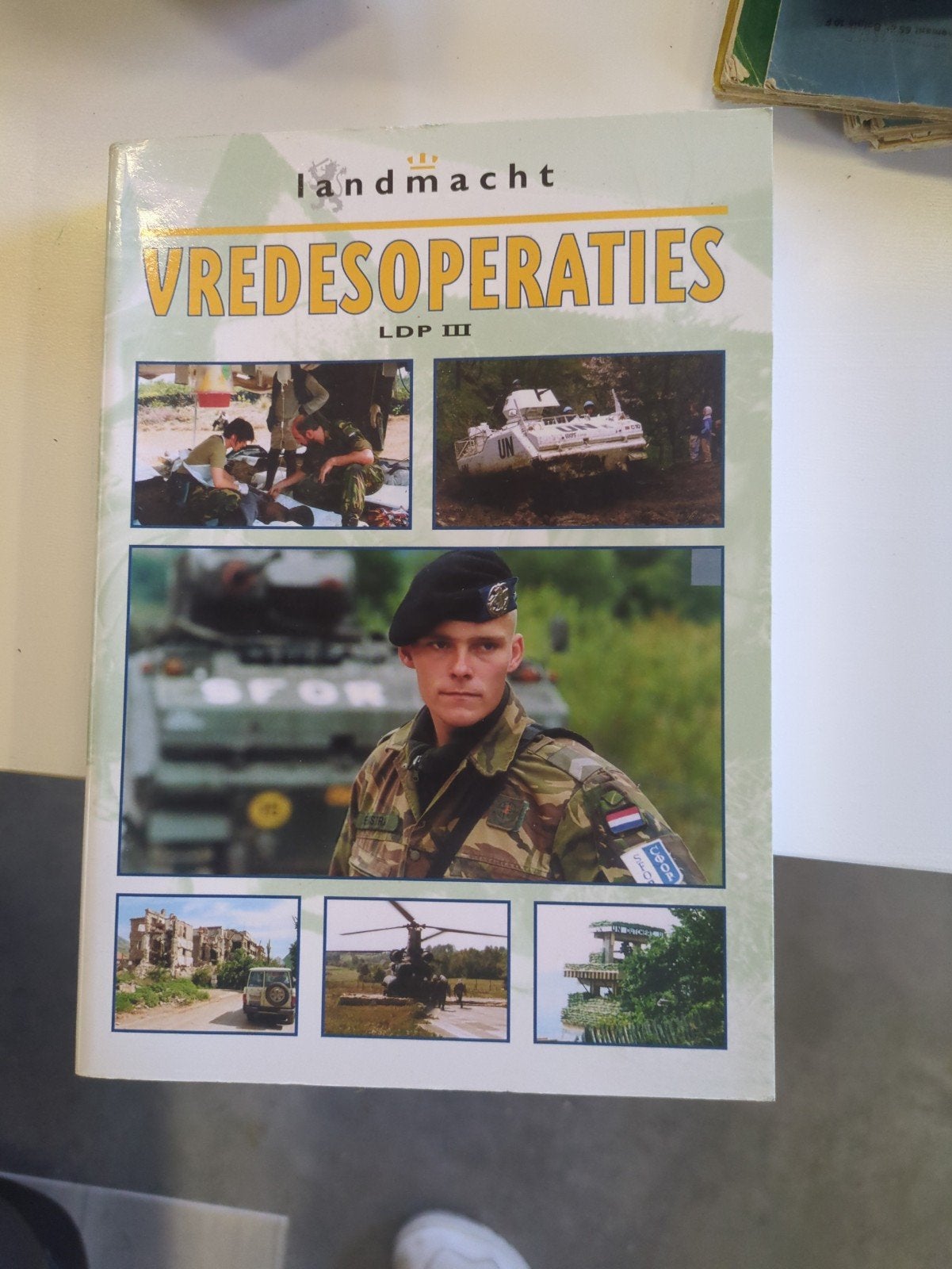 Landmacht Vredesoperaties LDP III - Militair Boek, Ophalen of Verzenden, Landmacht, 1945 tot heden, Onbekend