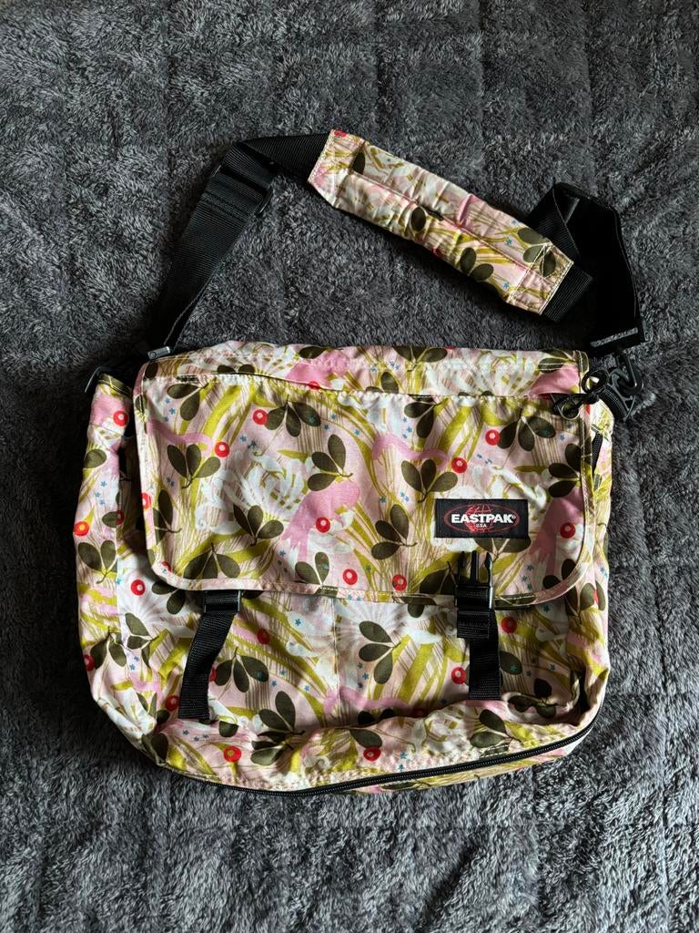 Eastpak schoudertas met laptopvak, Ophalen of Verzenden, Gebruikt, Overige kleuren, Overige merken