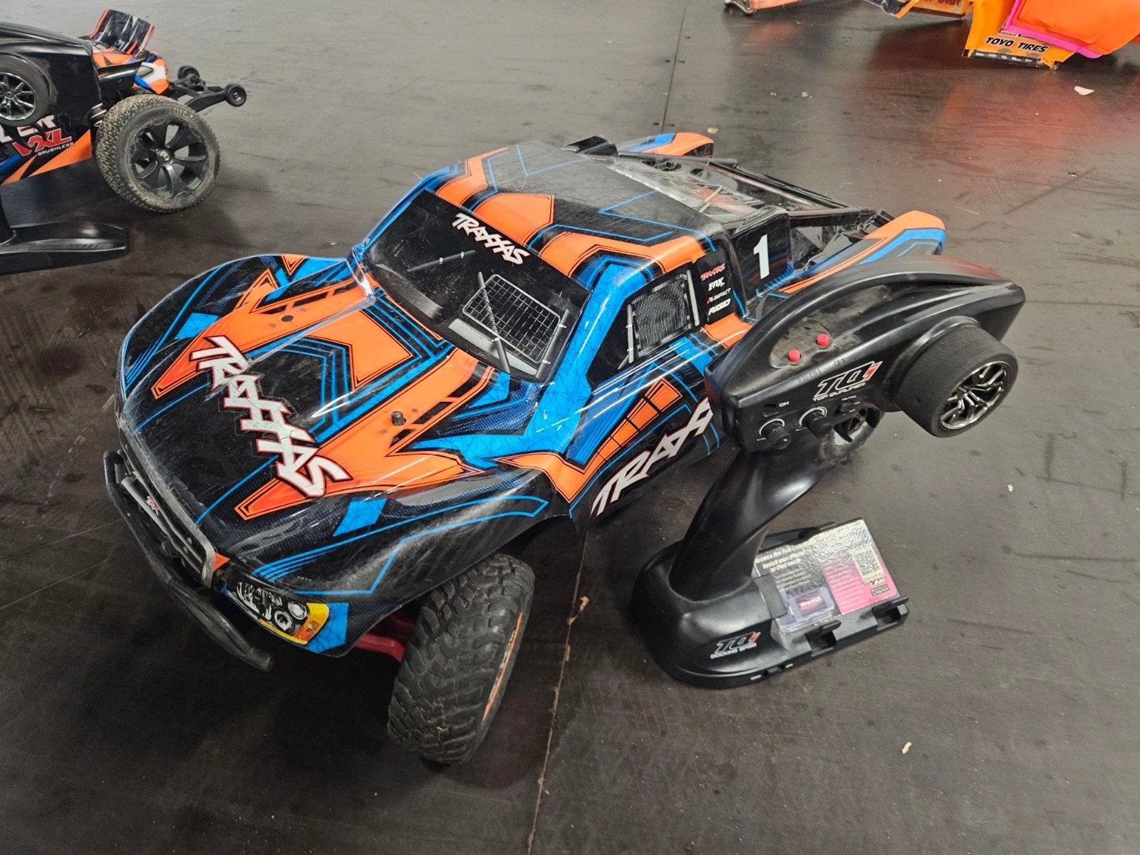 Traxxas Slash 2WD brushless, Ophalen, Auto offroad