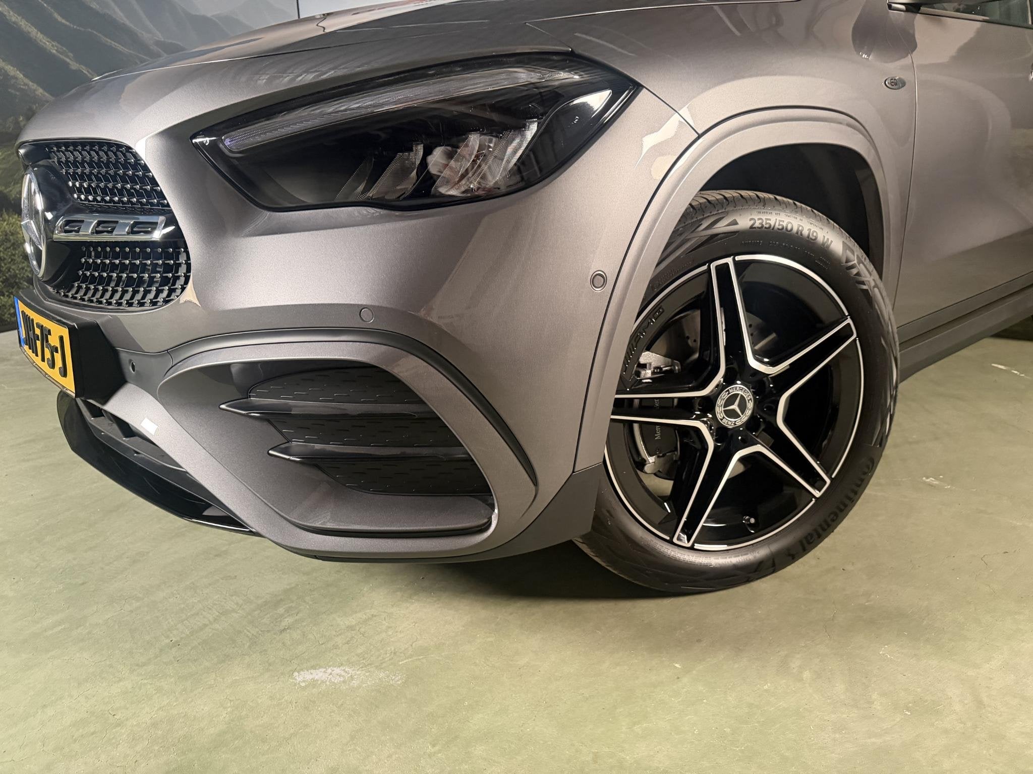 Mercedes-Benz GLA-klasse 250 e AMG-line hybrid l nieuwe auto, Auto's, Automatische klimaatregeling, 4 cilinders, 16 kWh, Alcantara