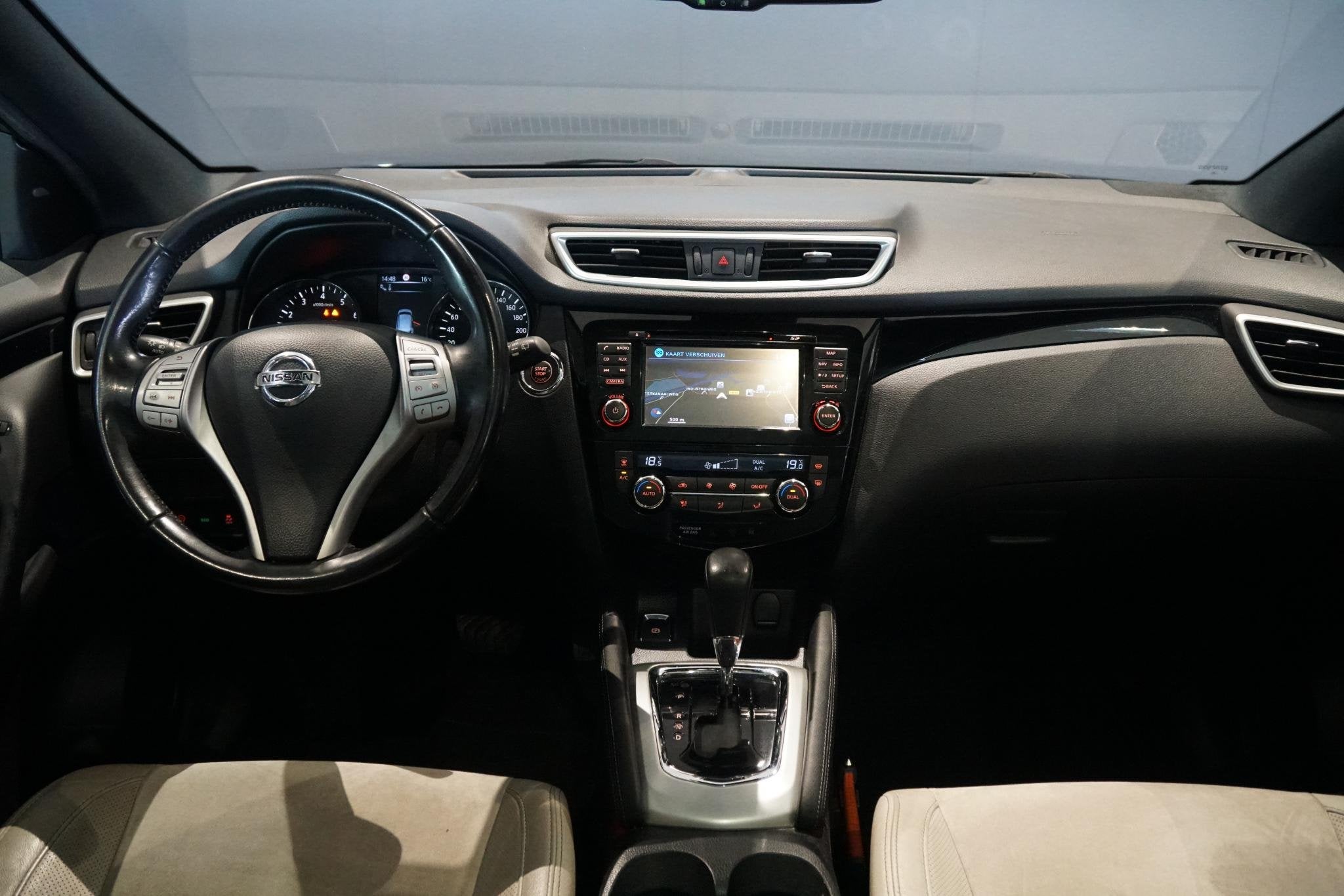 Nissan Qashqai 1.2 Tekna + AUT / PANORAMA / 360 CAMERA, Gebruikt, 4 cilinders, 116 pk, Zwart