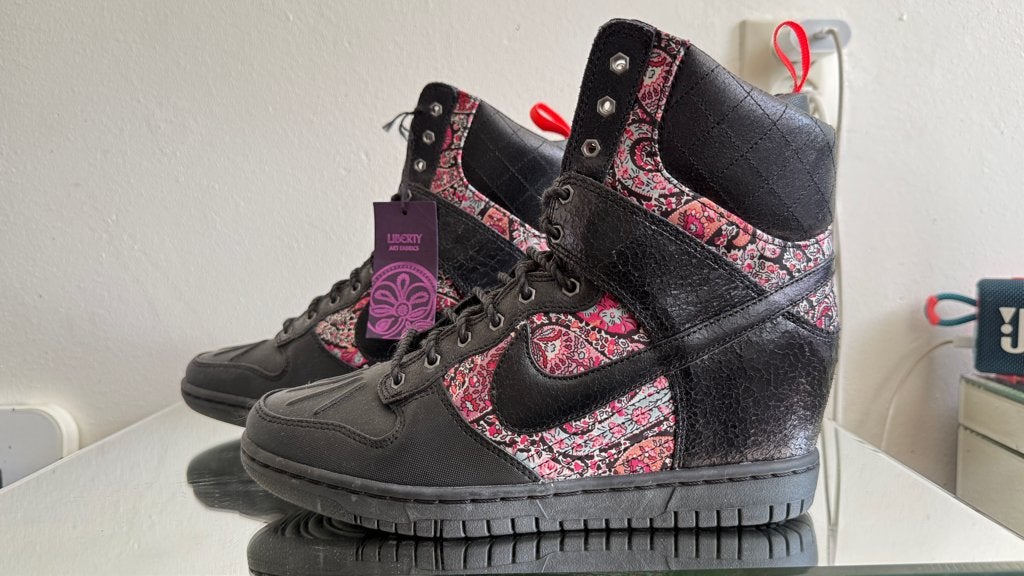 Nike Dunk Sky High Sneakerboot Liberty of London maat 41, Kleding | Dames, Schoenen, Nieuw, Sneakers of Gympen, Overige kleuren