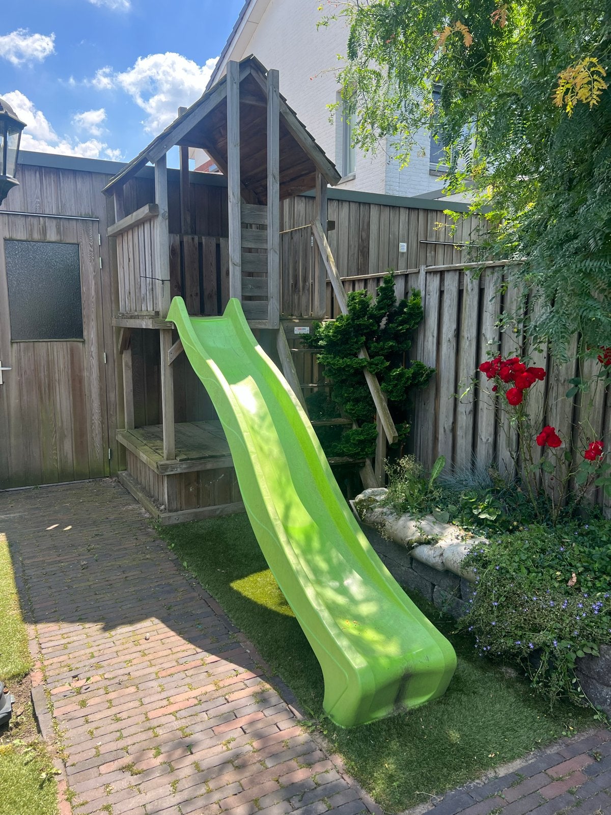 GRATIS! Houten speelhuis met glijbaan en zandbak, Kinderen en Baby's, Speelgoed | Buiten | Speeltoestellen, Ophalen, Gebruikt
