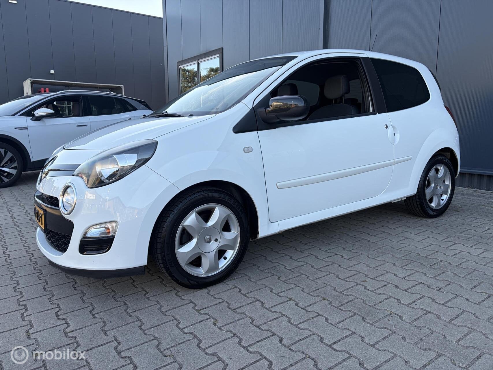 Renault Twingo 1.2 16V Dynamique Airco Pdc Cruise Nieuwe Dis, Voorwielaandrijving, Twingo, Gebruikt, 4 cilinders