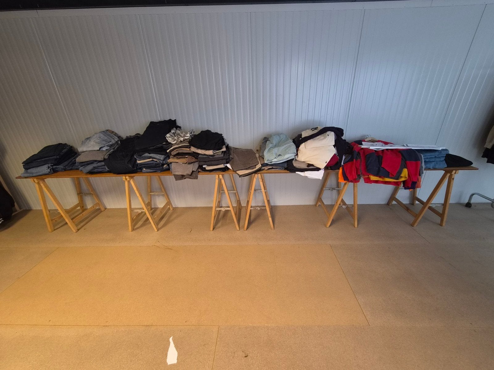 Lange etalage/behangtafel op maat gemaakt, Ophalen, Gebruikt, 50 tot 100 cm, 200 cm of meer