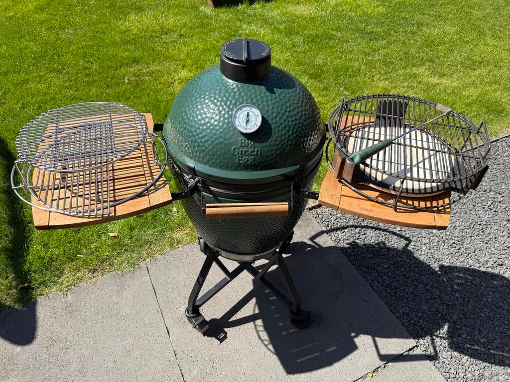 Big Green Egg Large met onderstel, zijtafels en accessoires, Ophalen, Gebruikt, Met accessoires