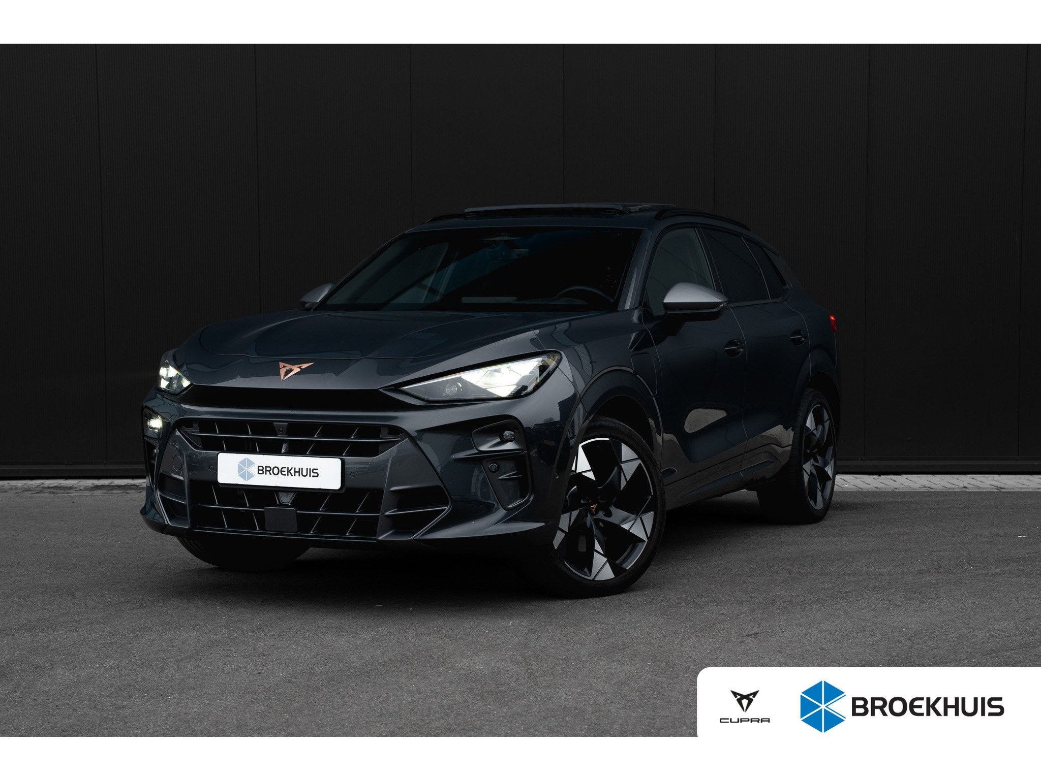 CUPRA Terramar 1.5 TSI e-Hybrid 272pk VZ Performance, Auto's, Dealer onderhouden, 4 cilinders, Alcantara, Origineel Nederlands