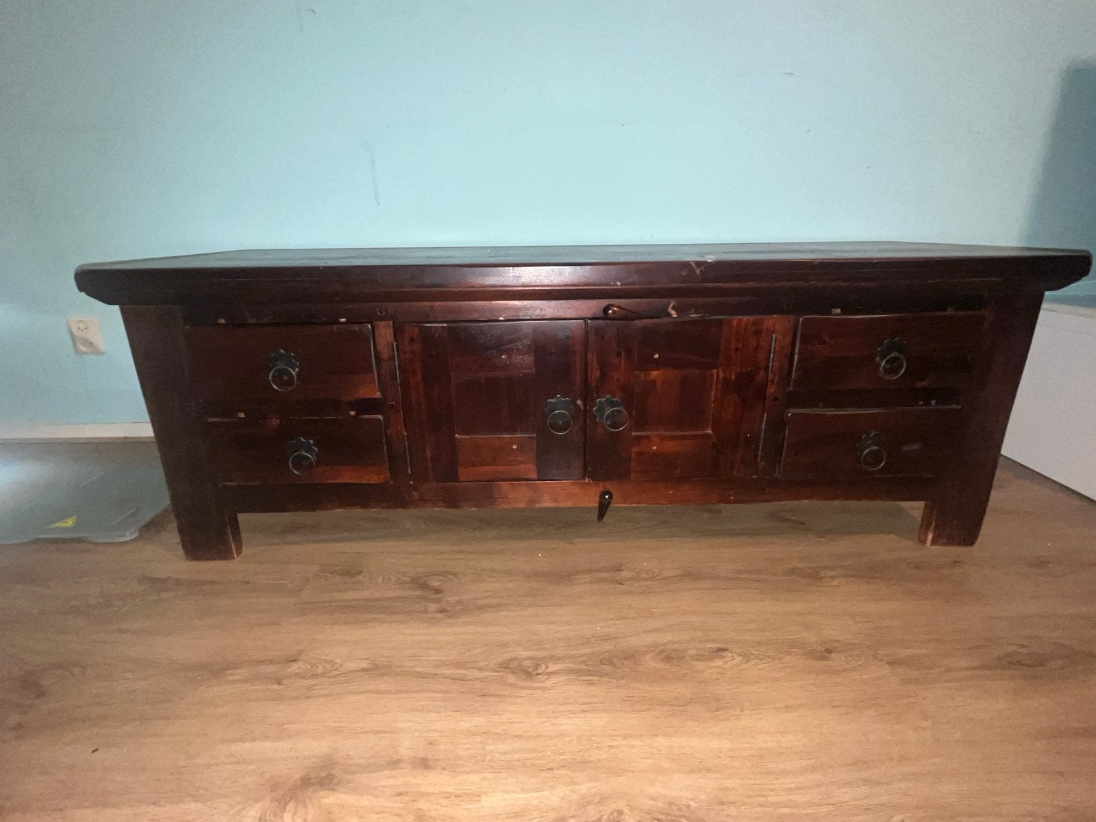 Massief houten tv-meubel met opbergruimte, Gebruikt, 150 tot 200 cm, Ophalen of Verzenden, Minder dan 100 cm
