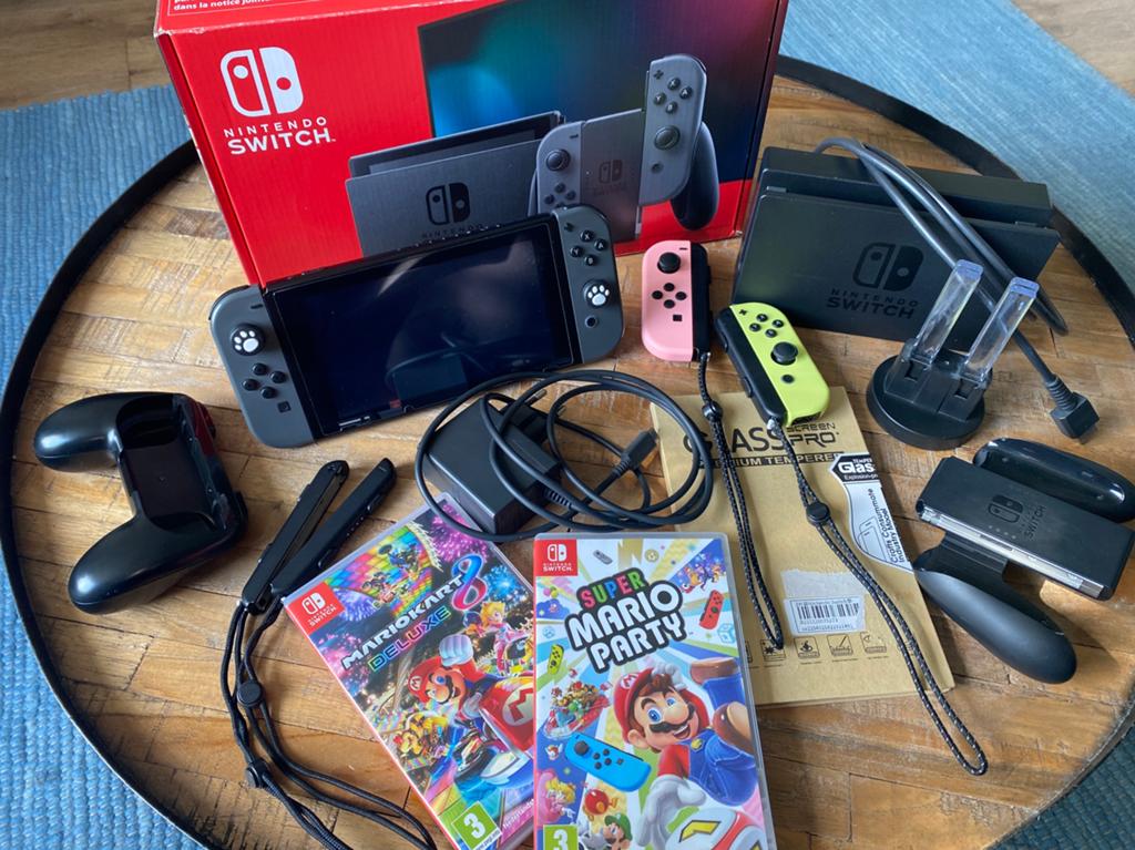 Nintendo Switch V2- in zeer nette staat!, Spelcomputers en Games, Spelcomputers | Nintendo Switch, Gebruikt, Switch 2019 Upgrade