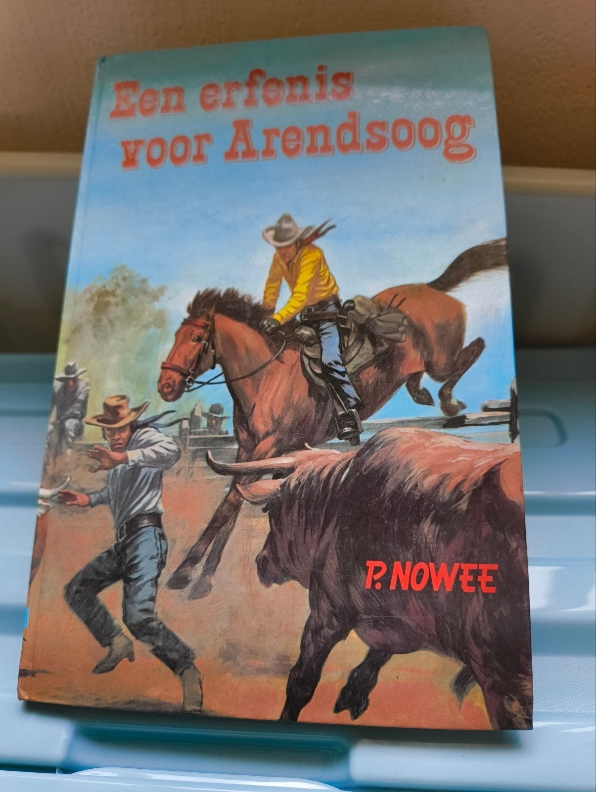 Een erfenis voor Arendsoog - P. Nowee, Boeken, Ophalen of Verzenden, Gelezen, P. Nowee