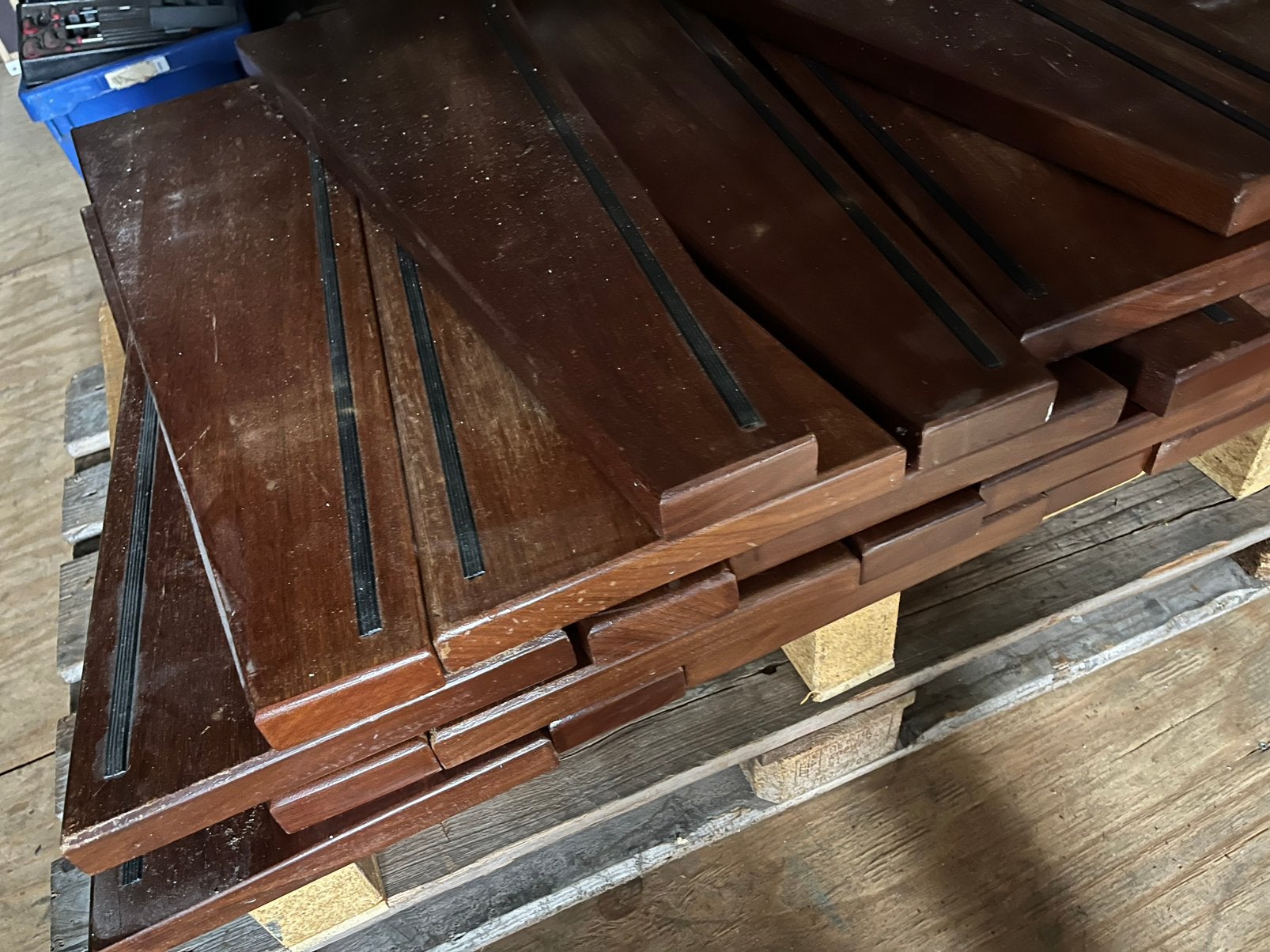 Traptreden merbau planken hardhout wenteltrap 25 + 15 stuks, Doe-het-zelf en Verbouw, Hout en Planken, Ophalen, Gebruikt, 25 tot 50 mm