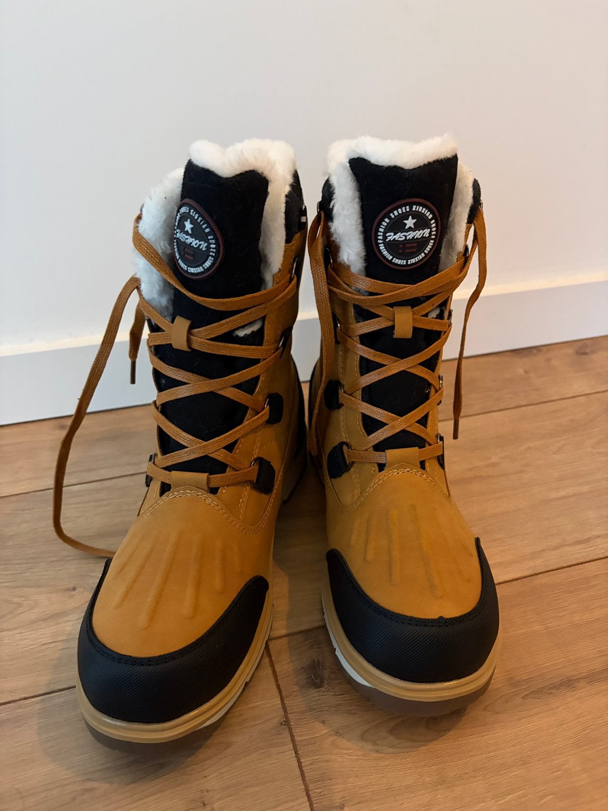 Sneeuwschoenen / snow boots, Bruin, Boots, Nieuw, Ophalen of Verzenden