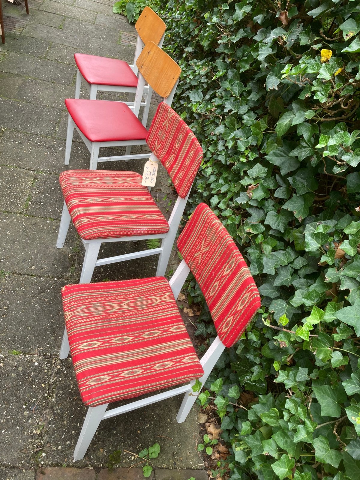 Vier keukenstoelen jaren 70, Ophalen