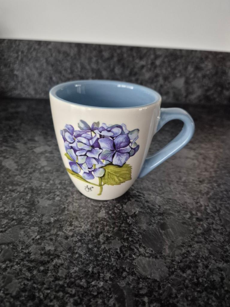 Jet ter Steege - Mok Hortensia, Huis en Inrichting, Keuken | Servies, Ophalen of Verzenden, Zo goed als nieuw, Overige stijlen